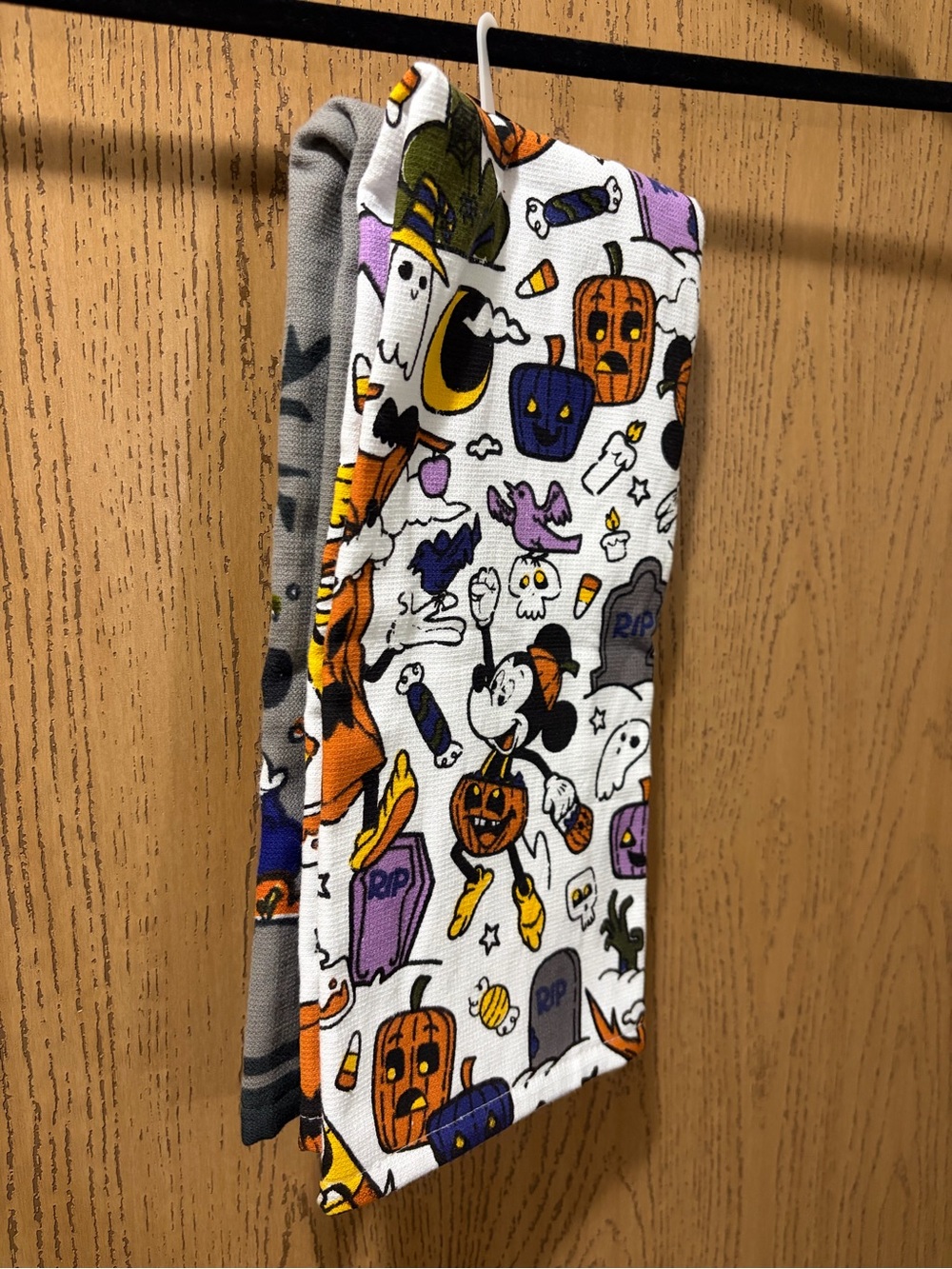Disney Mickey Minnie Halloween Kitchen Towels Set of 2 NWT - Picture 4 of 4